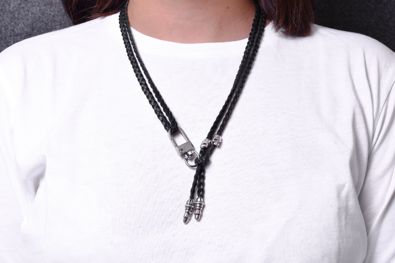 Full-Grain vegetable-tanned Genuine Leather Samsung Case/Holder/Microfiber. 2 Rope Terminals, 1 Rope Pin, and 1 Skull, all made of 925 Sterling Silver & Strap/Choker/Bracelet with 3 hand-braided strands, Brown or Black.- KC30S