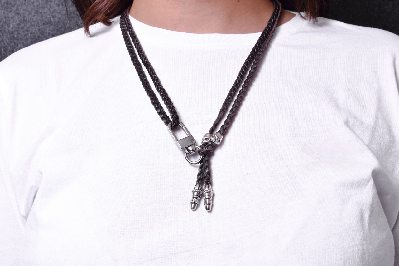 Full-Grain vegetable-tanned Genuine Leather Samsung Case/Holder/Microfiber. 2 Rope Terminals, 1 Rope Pin, and 1 Skull, all made of 925 Sterling Silver & Strap/Choker/Bracelet with 3 hand-braided strands, Brown or Black.- KC30S