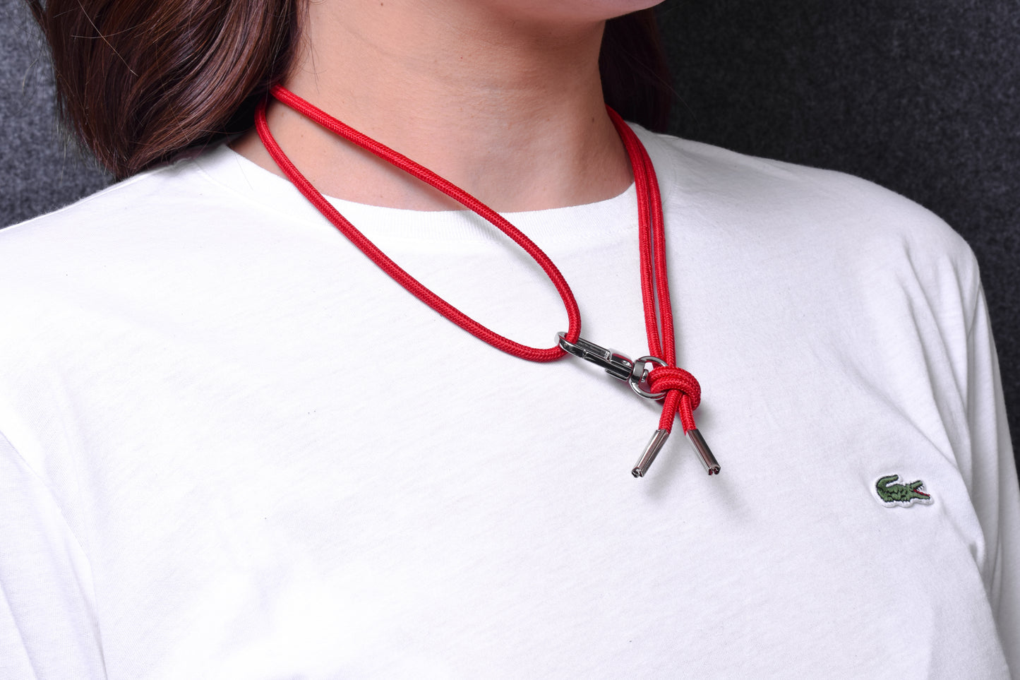 Crossbody/Collar/Pulsera de Cuerda Elástica, Multicolor, Negro, Rojo. 1 Mosquetón giratorio y 2 Terminales plateados.- P27