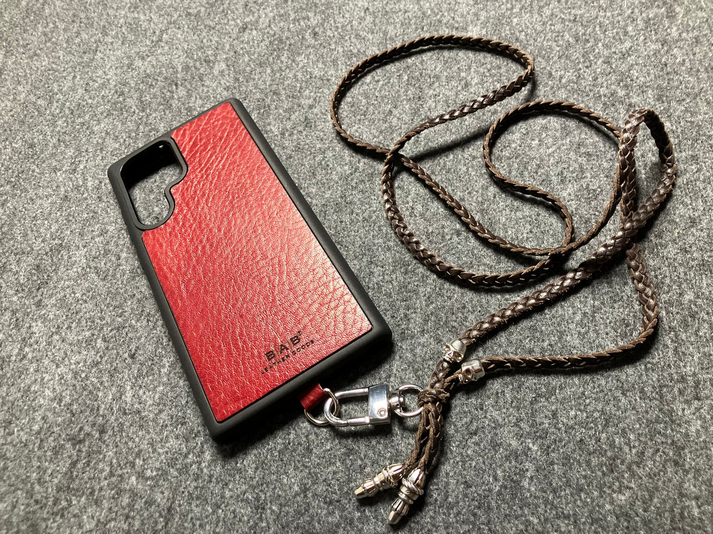 iPhone/Samsung Case/Holder/Crossbody/Necklace/Bracelet Kit made of Full-Grain Genuine Vegetable-Tanned Leather & 2 925 Sterling Silver Skulls.- P30