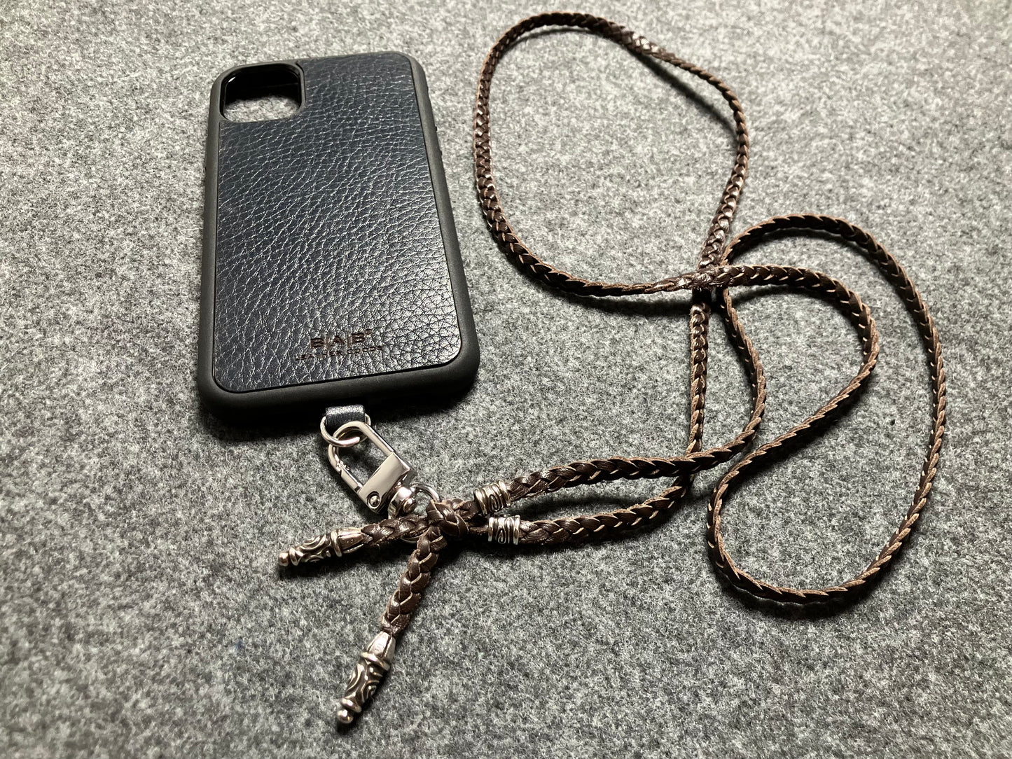 iPhone/Samsung Case/Holder/Crossbody/Necklace/Bracelet Kit made of Full-Grain Genuine Vegetable-Tanned Leather & 2 925 Sterling Silver Spiral Loops.- P43