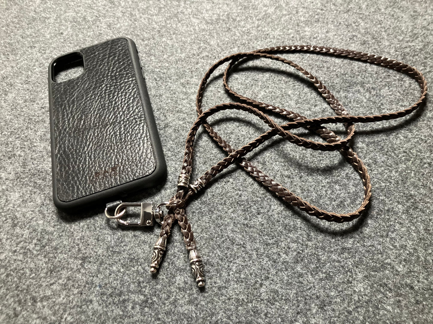 iPhone/Samsung Case/Holder/Crossbody/Necklace/Bracelet Kit made of Full-Grain Genuine Vegetable-Tanned Leather & 2 925 Sterling Silver Spiral Loops.- P43