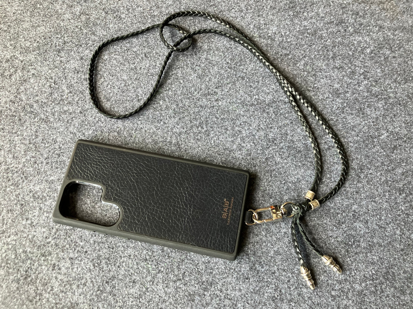 iPhone/Samsung Case/Holder/Crossbody/Necklace/Bracelet Kit made of Full-Grain Genuine Vegetable-Tanned Leather & 2 925 Sterling Silver Cord Loops.- P42